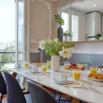 Parisian Gem: Heart Of The Latin Quarter- 2br Lift *